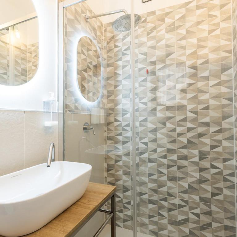 Urban Rooms - Camera Matrimoniale con Bagno Privato - 3
