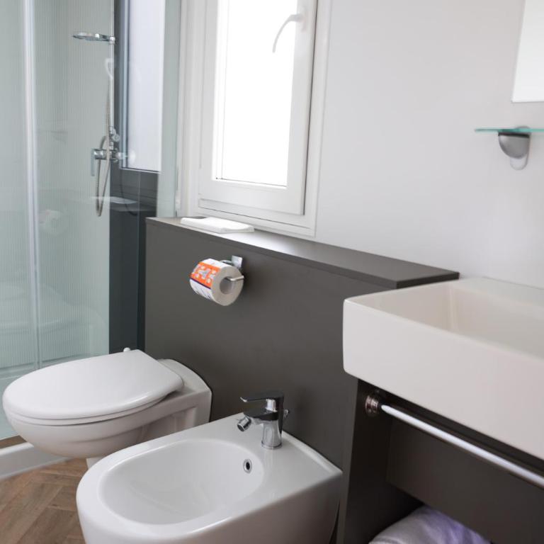 Camping Village Adriatico - Ampio Chalet con 2 Camere da Letto - 5