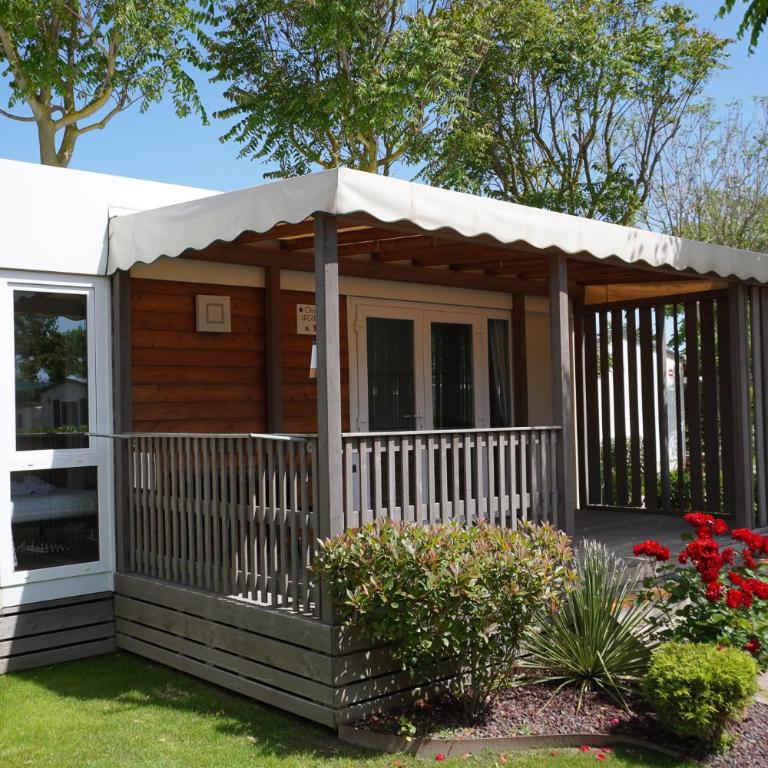 Camping Village Adriatico - Ampio Chalet con 2 Camere da Letto - 9