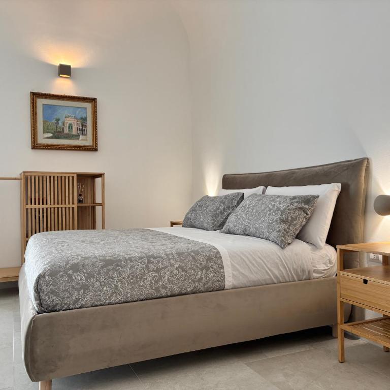 Historic Palazzo - Apartments & Rooms with Private Bathroom - One-Bedroom Apartment with Balcony - 2