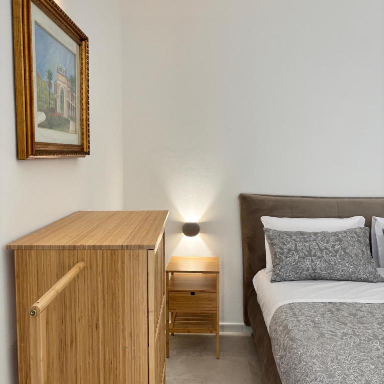 Historic Palazzo - Apartments & Rooms with Private Bathroom - One-Bedroom Apartment with Balcony - 1