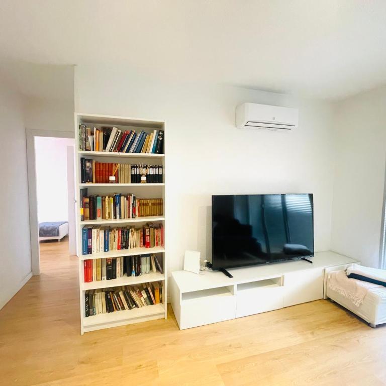 Alojamiento Entero Junto Ifema y Aeropuerto - Apartamento de 2 dormitorios - 4