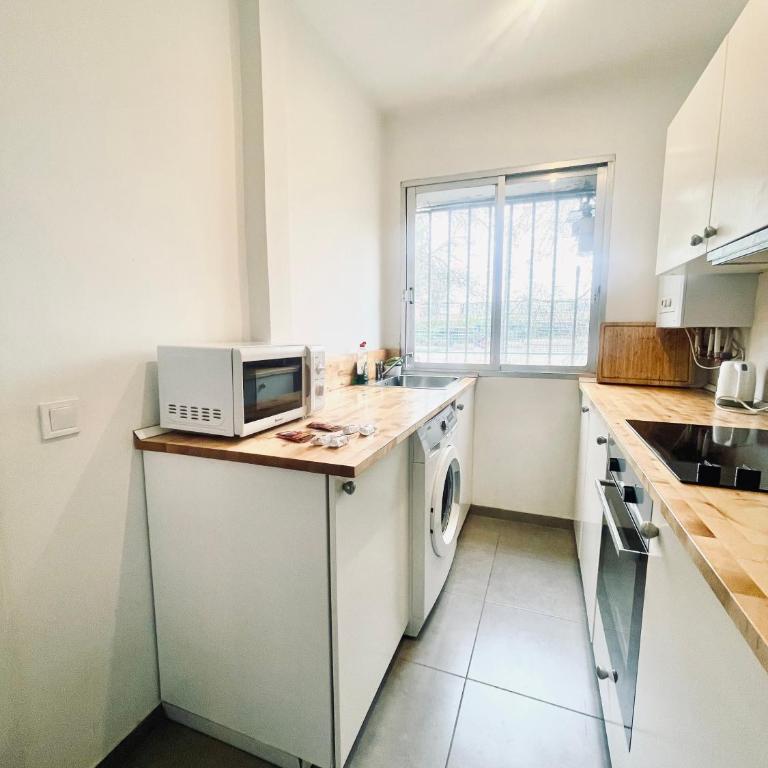 Alojamiento Entero Junto Ifema y Aeropuerto - Apartamento de 2 dormitorios - 11