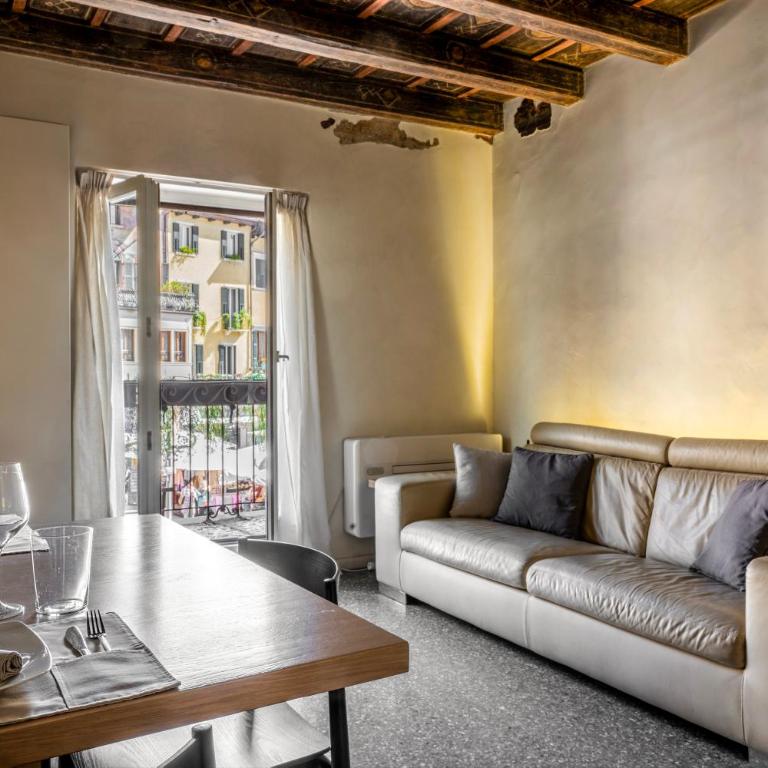 Luxury Apartment on Piazza Erbe - One-Bedroom Apartment - 17