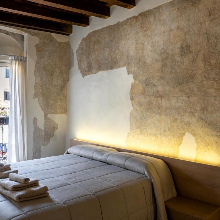 Luxury Apartment on Piazza Erbe - One-Bedroom Apartment - 18