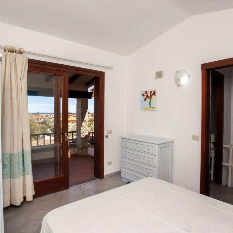 HH San Teodoro vista Mare - Four-Bedroom House - 1