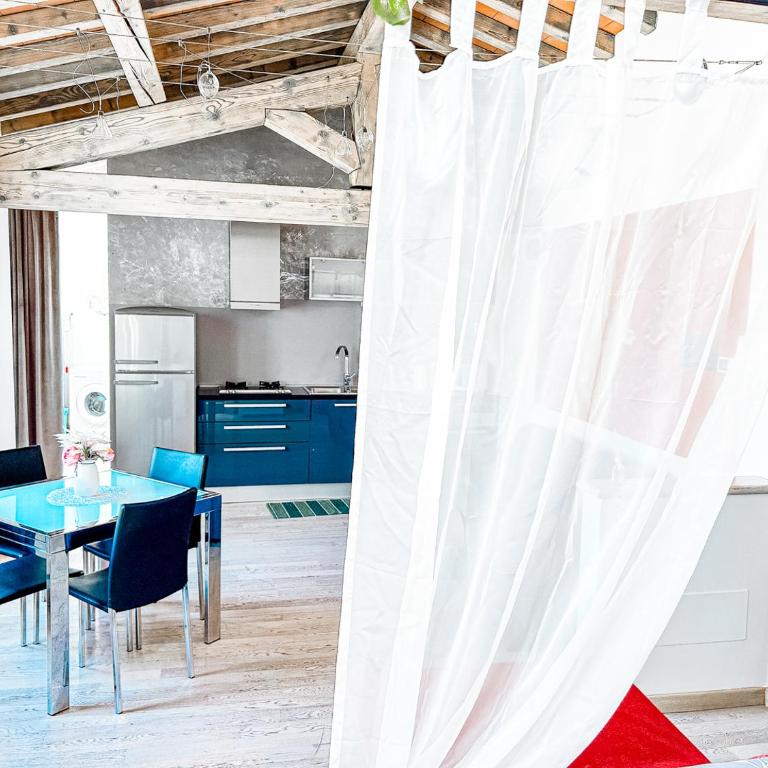 Delizioso Bilocale Open Space - Appartamento con 2 Camere da Letto - 25