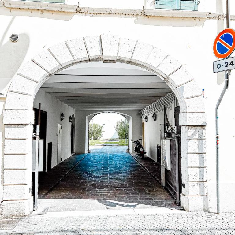 Delizioso Bilocale Open Space - Appartamento con 2 Camere da Letto - 10