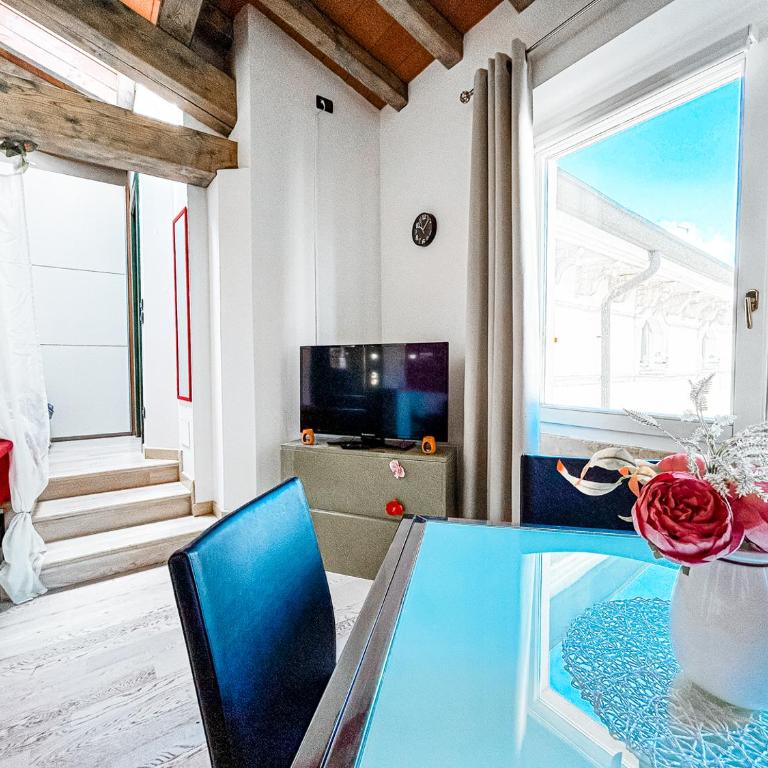 Delizioso Bilocale Open Space - Appartamento con 2 Camere da Letto - 20