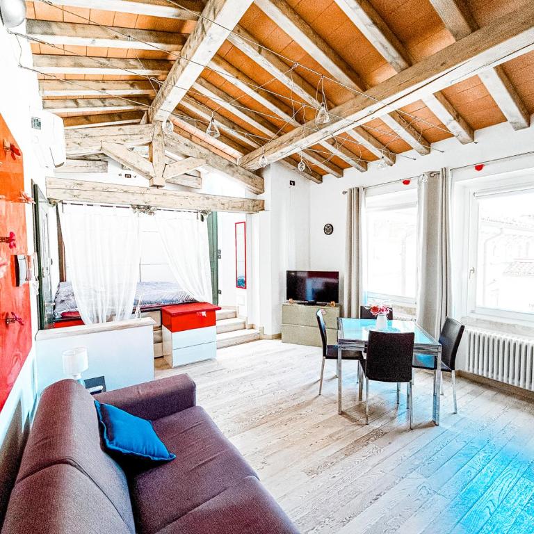 Delizioso Bilocale Open Space - Appartamento con 2 Camere da Letto - 1