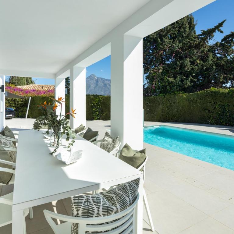 Villa Angelique, 5 BDR with Heated Private Pool in Puerto Banus - Villa - 9
