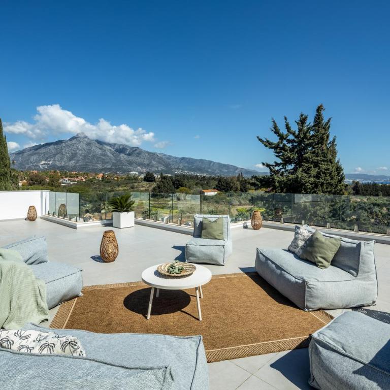Villa Angelique, 5 BDR with Heated Private Pool in Puerto Banus - Villa - 4