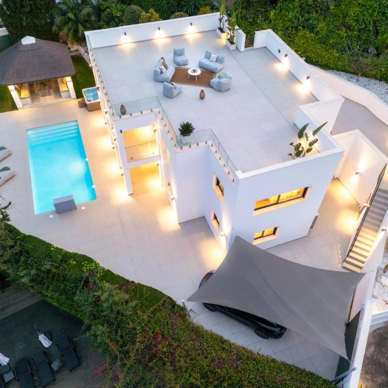 Villa Angelique, 5 BDR with Heated Private Pool in Puerto Banus - Villa - 27