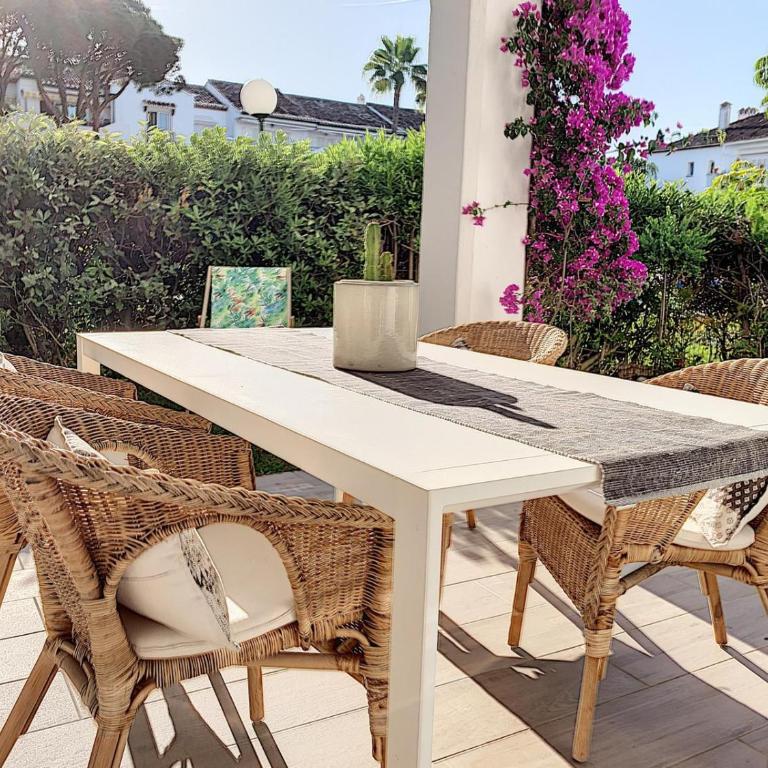 Bohemian Chic appartement famille plage et 5 piscines - Two-Bedroom Apartment with Pool View - 6