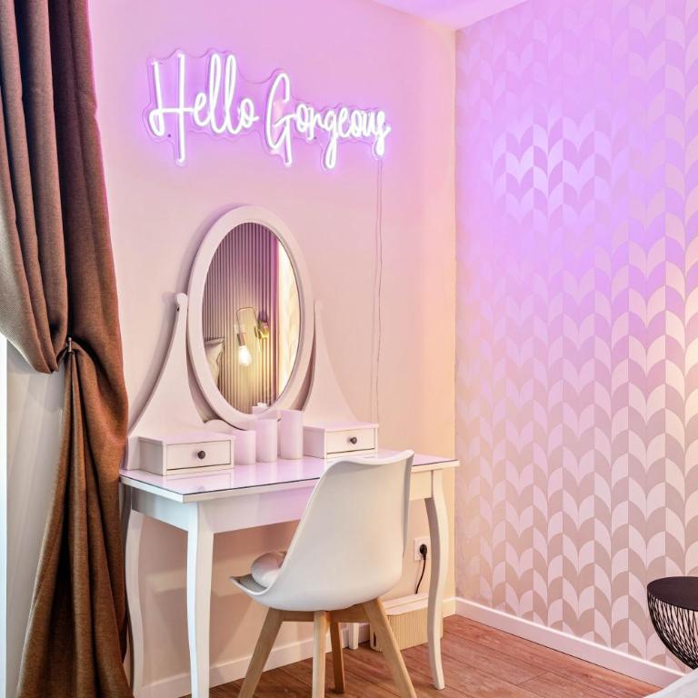 Elegant Jacuzzi Loft in Central Massena - Appartement 1 Chambre - 11