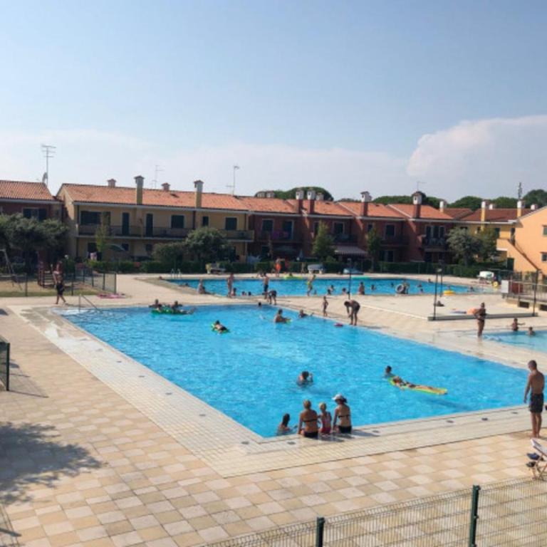 Sunny villa with pool and garden - Apartment - 13