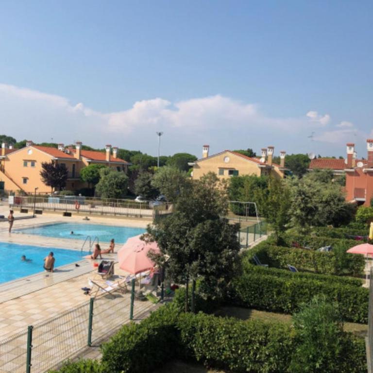 Sunny villa with pool and garden - Apartment - 14