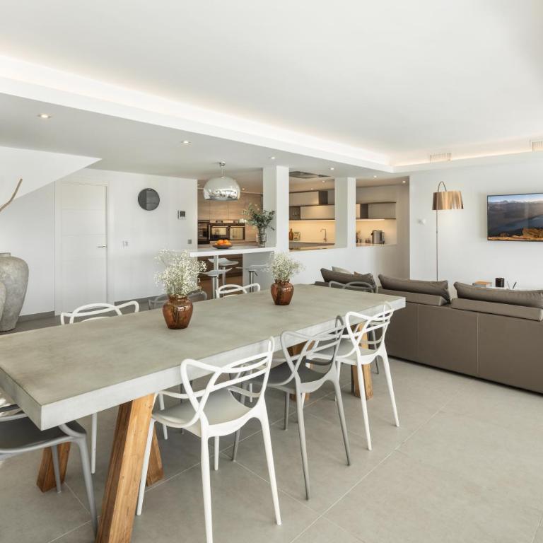 Villa Angelique, 5 BDR with Heated Private Pool in Puerto Banus - Villa - 20