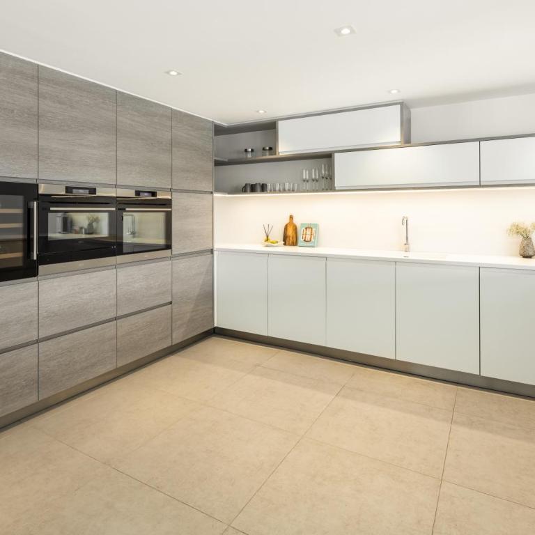 Villa Angelique, 5 BDR with Heated Private Pool in Puerto Banus - Villa - 6