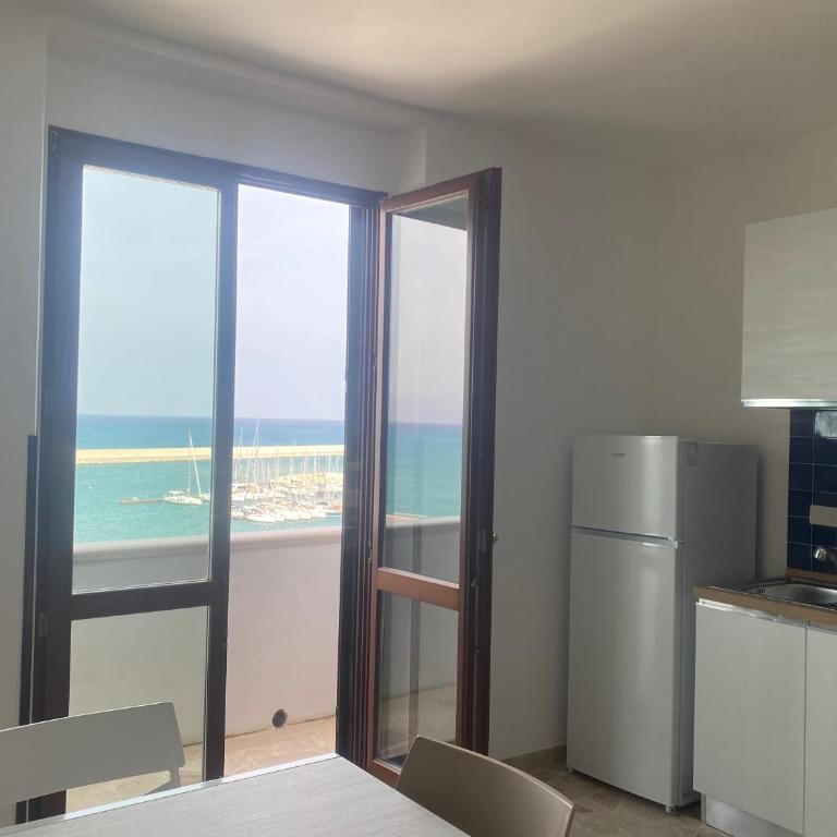 Baia Marina Oasi - Appartamento con 3 Camere da Letto e Vista Mare - 9