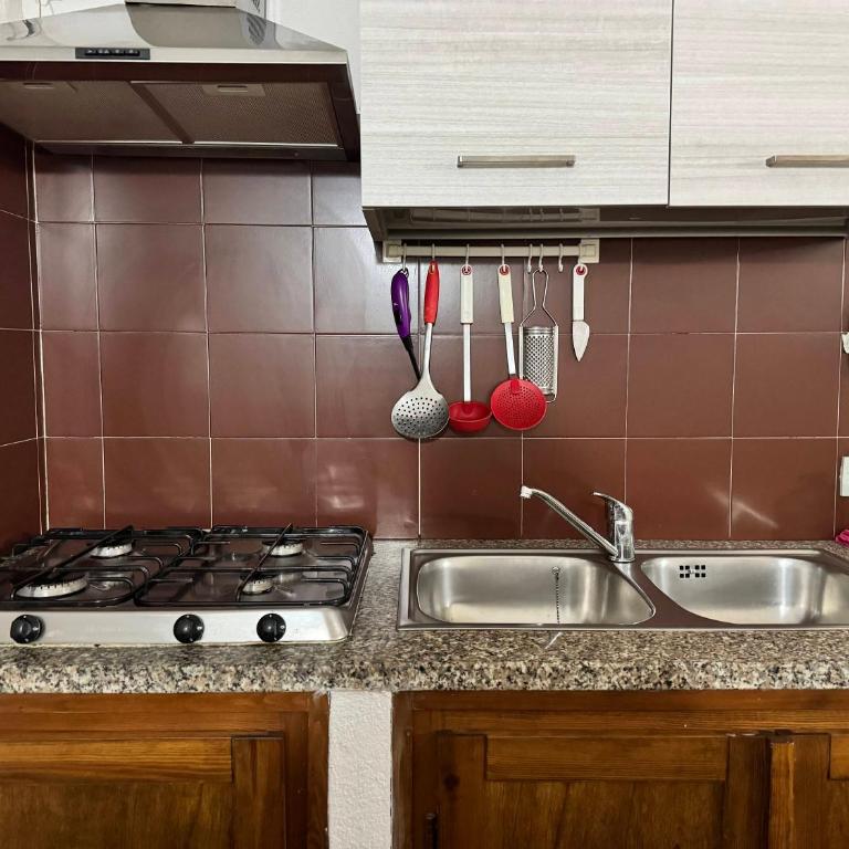 Beachfront Villa Sea & Garden - 2BR - AC - WiFi - BBQ - Parking - Pet Friendly - Casa con 2 Camere da Letto - 10