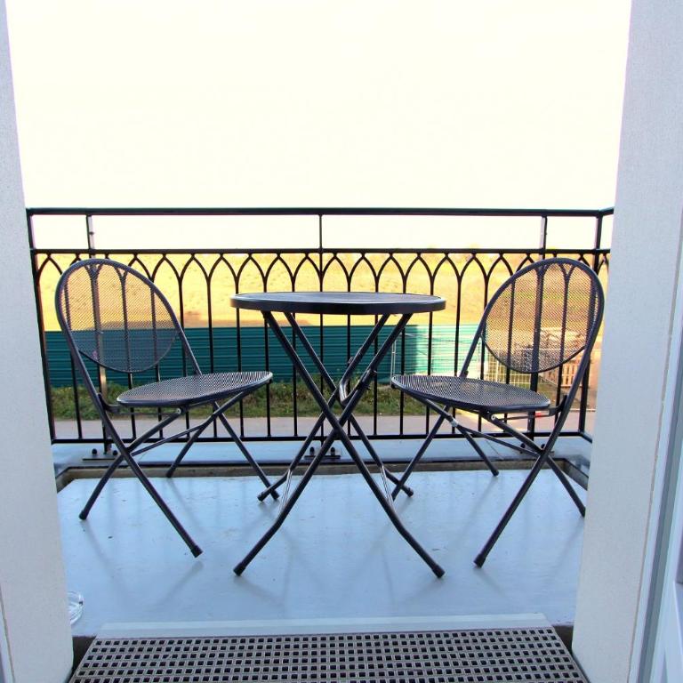 NOVA4- Cozy Apartment 8 ppl- Near Disneyland Paris - Three-Bedroom Apartment with Balcony - 8