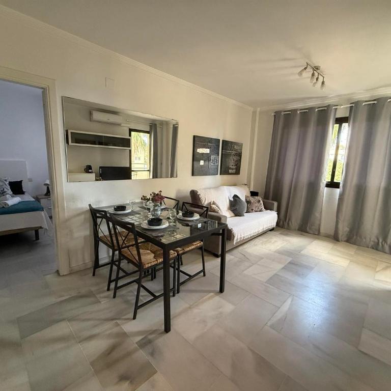 Primera Linea del Mar - Acceso Directo Playa Carihuela -By Budha Apartments - Apartamento de 1 dormitorio - 56