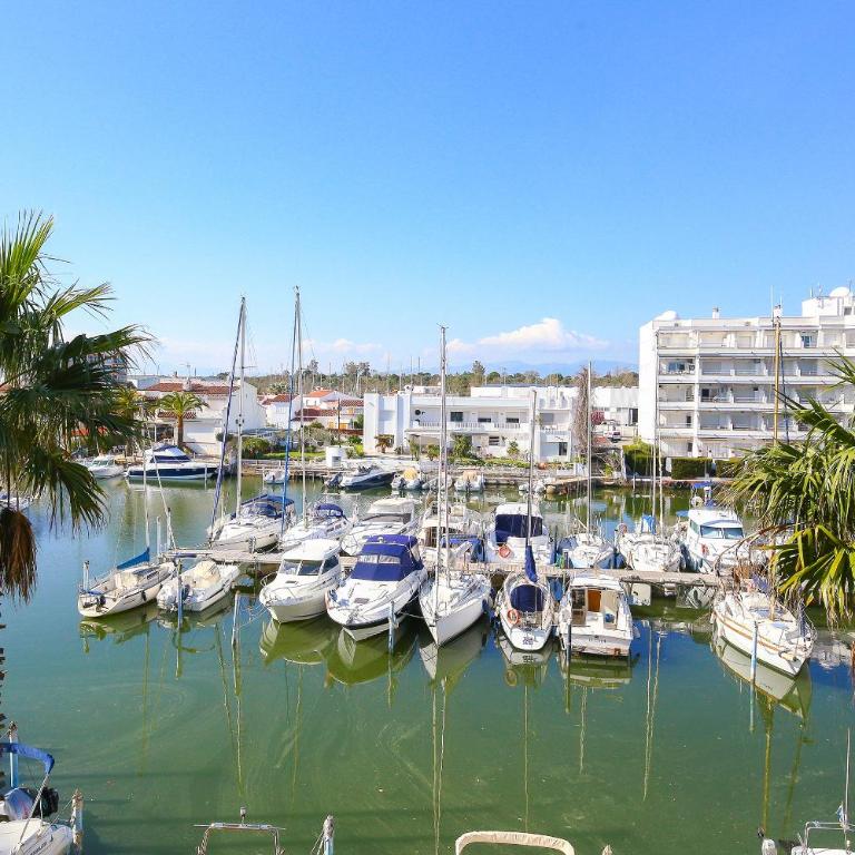 V031 - Port Canigo - Two-Bedroom Apartment - 19