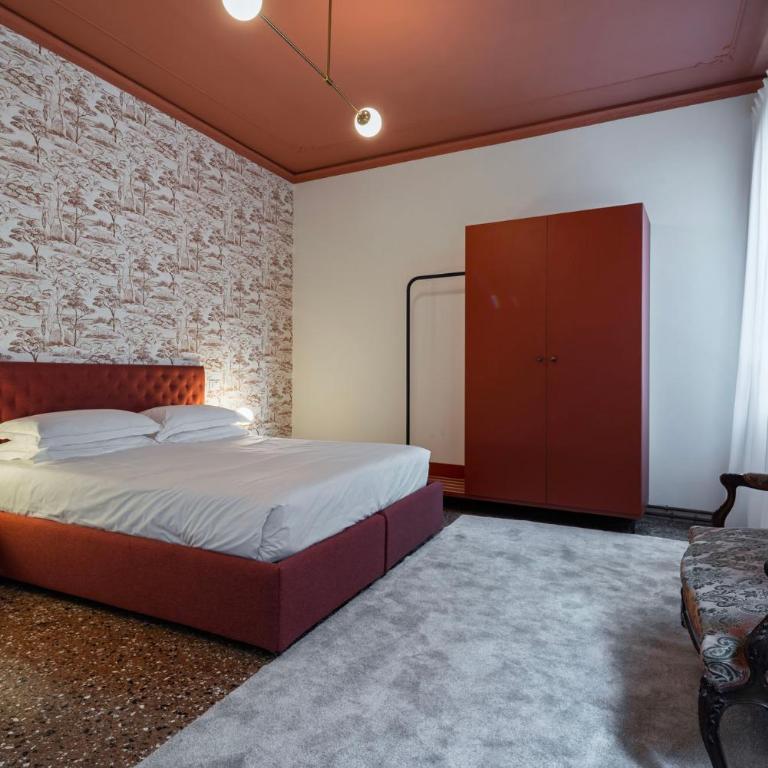 The Arsenal Large - Three-Bedroom Apartment - 37