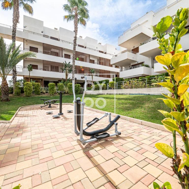 La Brisa del Mar apt with sea view, terrace, pool - by OYOOSTAYS - Apartamento de 2 dormitorios con balcón y vistas al mar - 22