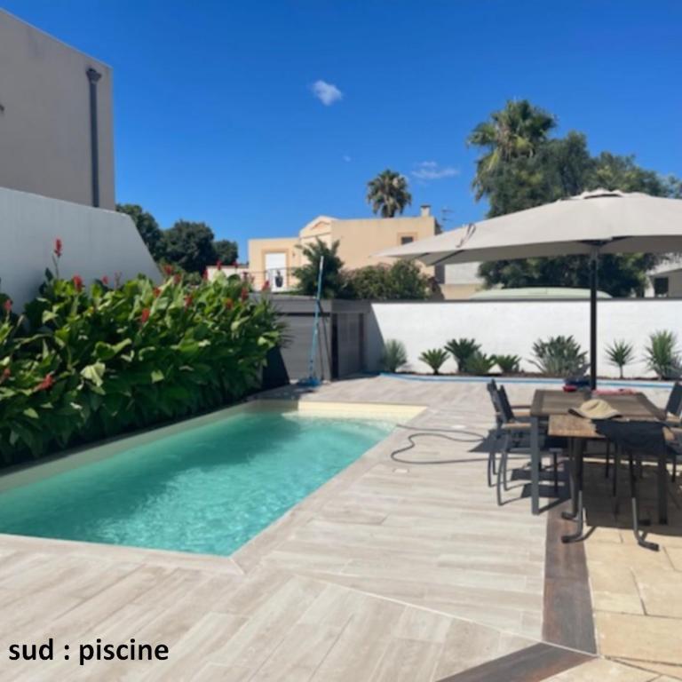 Jolie villa avec piscine et vue panoramique sur le golf - Villa Supérieure - 3