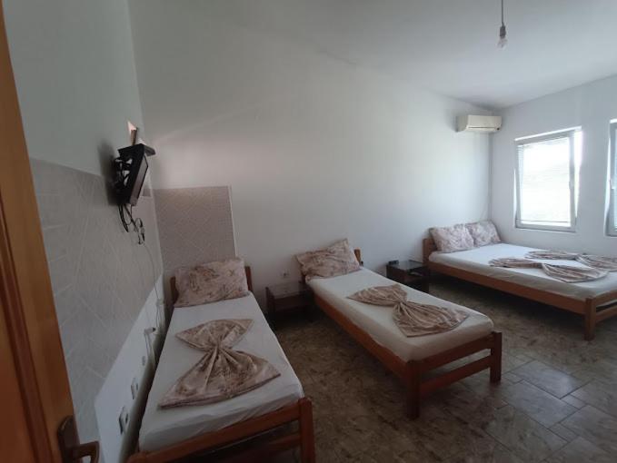Family Apartments Pepic - Three-Bedroom Apartment with Mountain View - 8