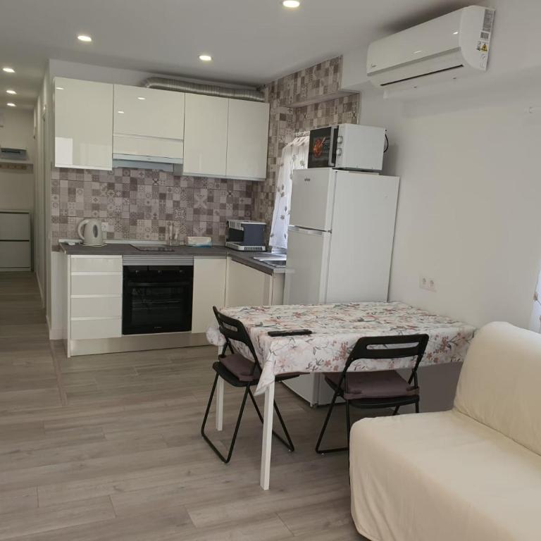 Acogedor apartamento junto al mar - One-Bedroom Apartment - 4