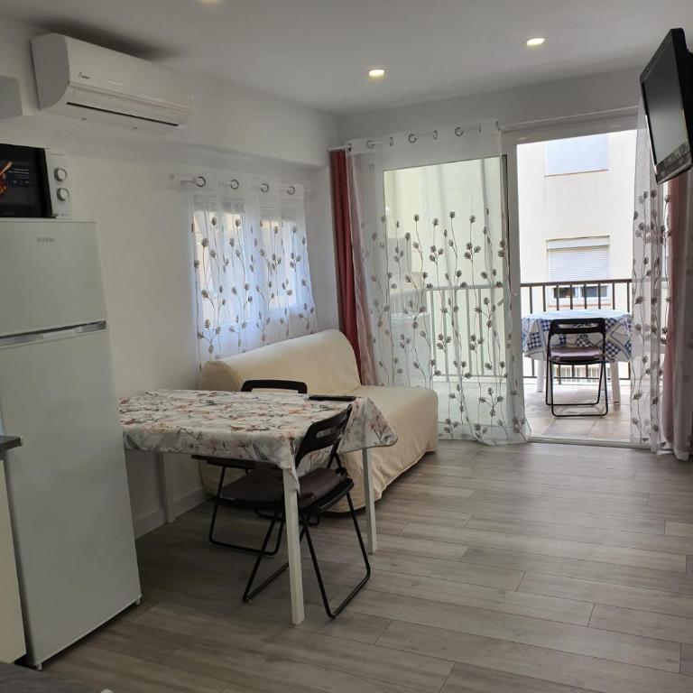 Acogedor apartamento junto al mar - One-Bedroom Apartment - 6