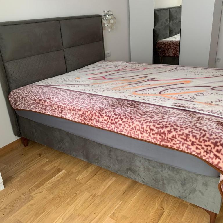 Mountain view - One-Bedroom Apartment - 19