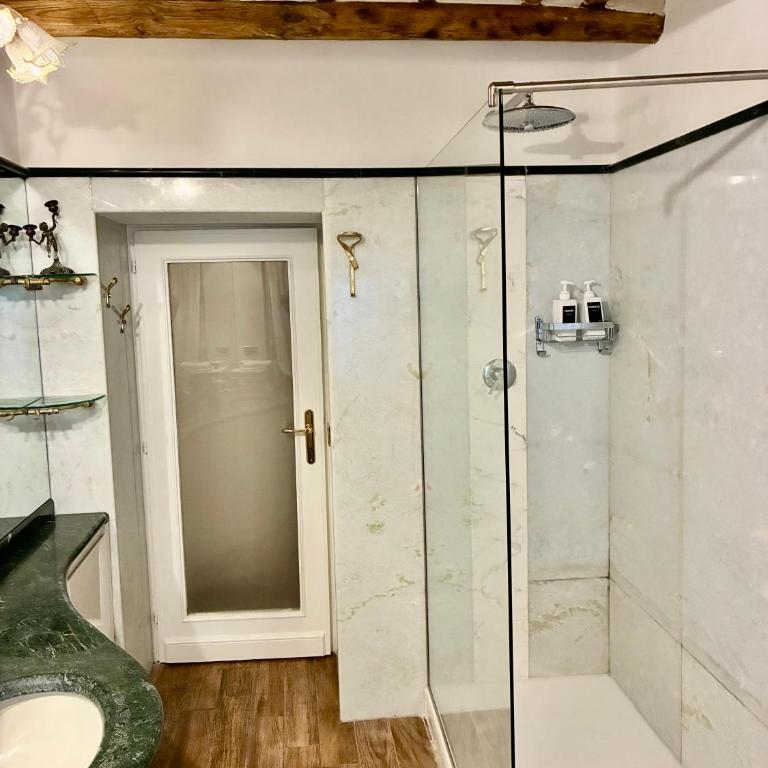 D.R.Rome Spanish Luxury Suites - Camera Tripla - 6