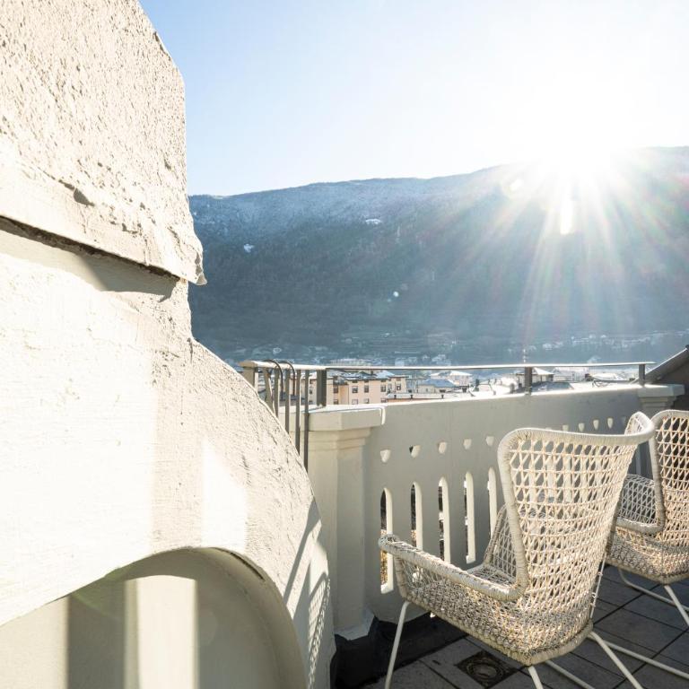 Bernina Express Eco Rooms&Breakfast - Suite with City View - 7