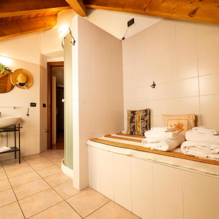 Bernina Express Eco Rooms&Breakfast - Two-Bedroom Suite - 8