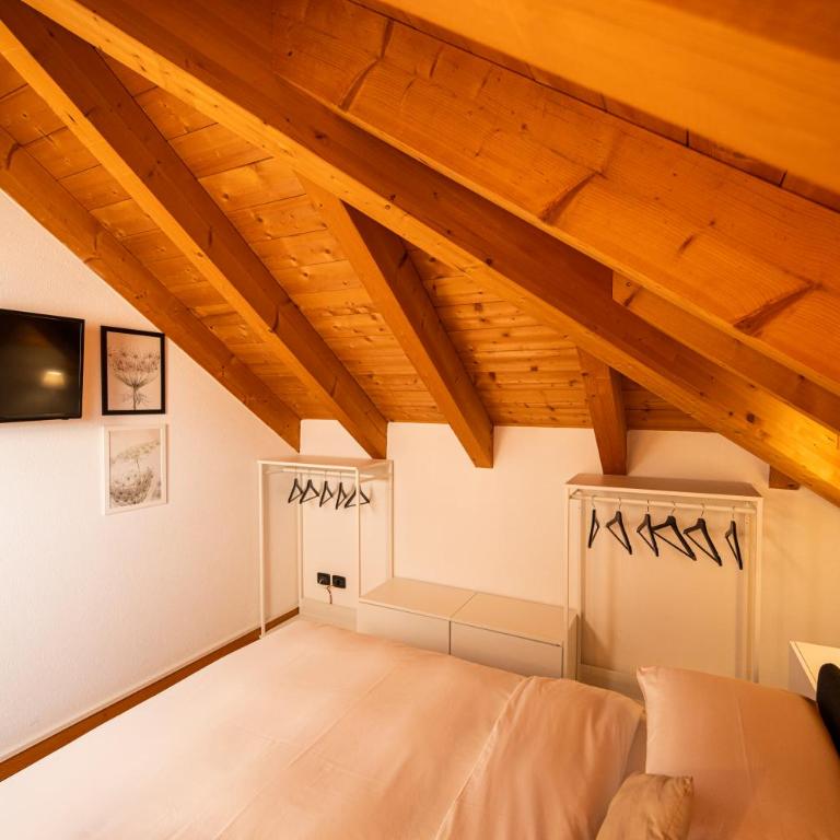 Bernina Express Eco Rooms&Breakfast - Two-Bedroom Suite - 11