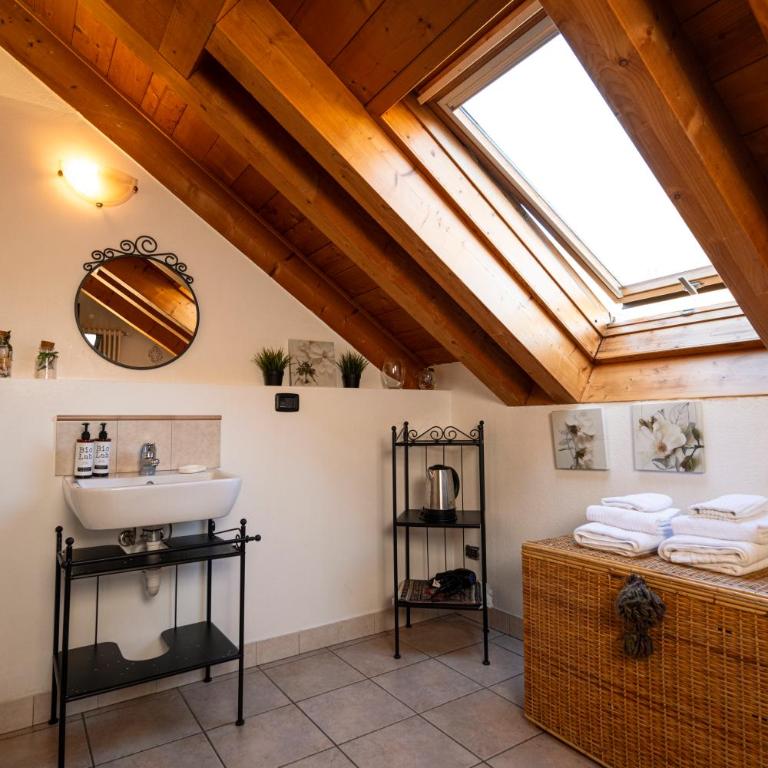 Bernina Express Eco Rooms&Breakfast - Suite with City View - 26