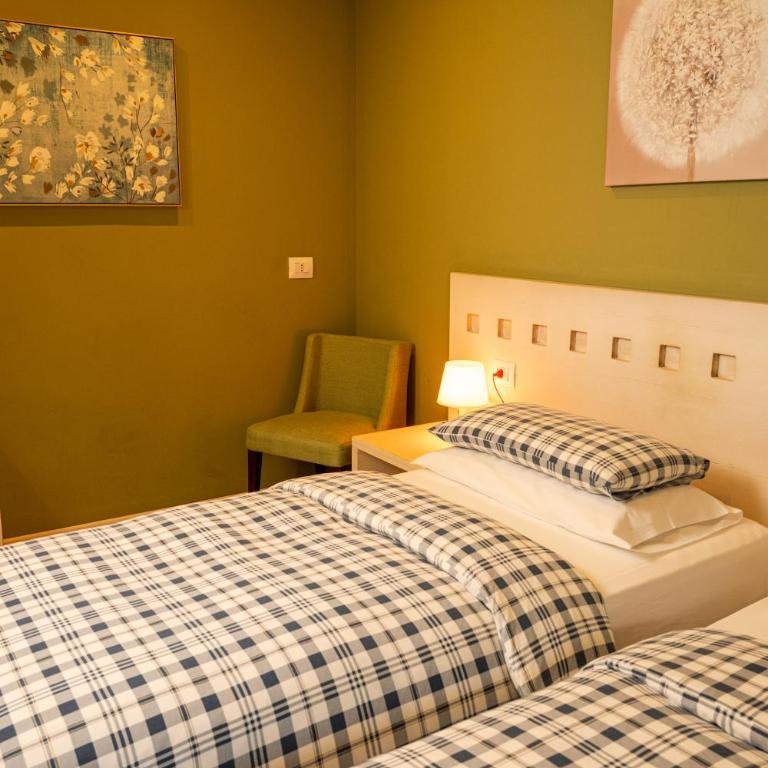 Bernina Express Eco Rooms&Breakfast - Double or Twin Room with Private Bathroom - 14