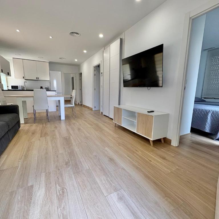 Apartamento familiar Alicante Playa San Juan - Three-Bedroom Apartment - 40