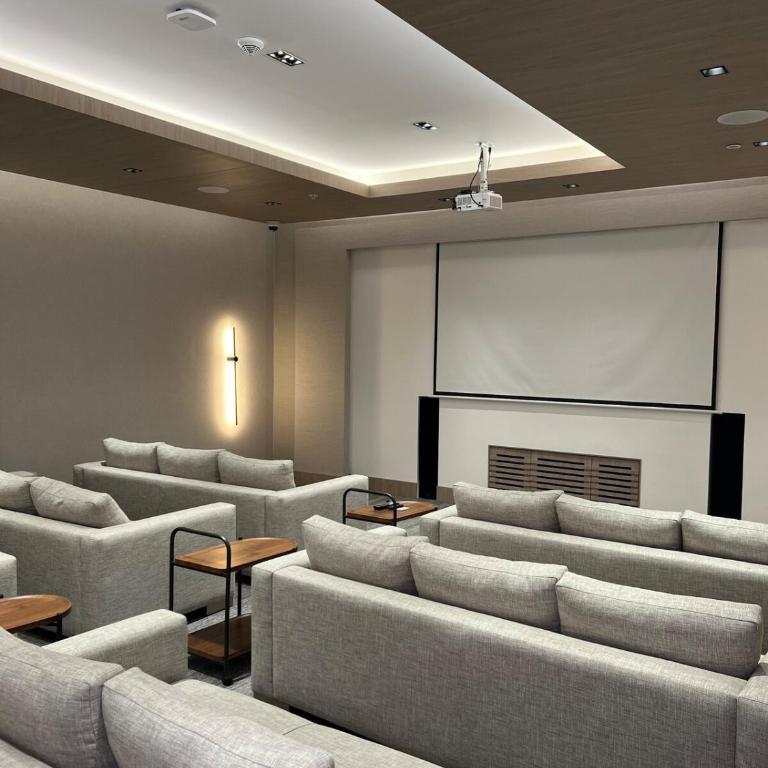 Luxury, Comfort, Parking - Apartamento de 2 dormitorios - 32