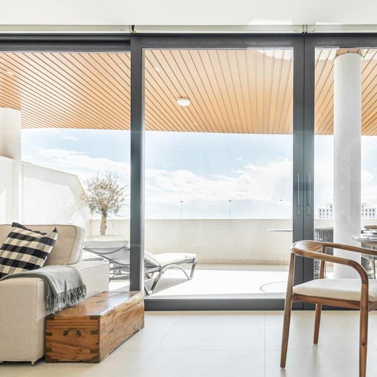 Seaside escape with views, pool and parking REMS - Apartamento de 2 dormitorios - 1