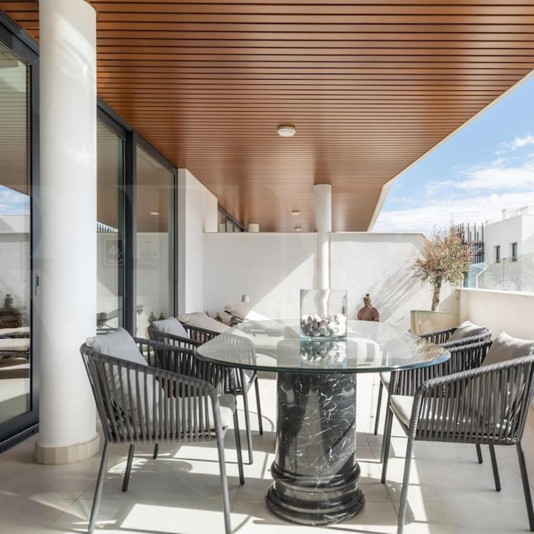 Seaside escape with views, pool and parking REMS - Apartamento de 2 dormitorios - 5