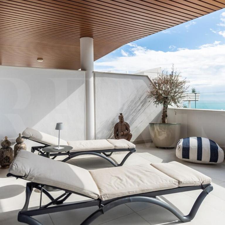 Seaside escape with views, pool and parking REMS - Apartamento de 2 dormitorios - 7