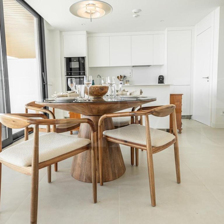 Seaside escape with views, pool and parking REMS - Apartamento de 2 dormitorios - 9