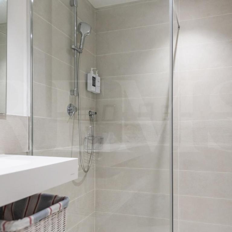 Seaside escape with views, pool and parking REMS - Apartamento de 2 dormitorios - 14