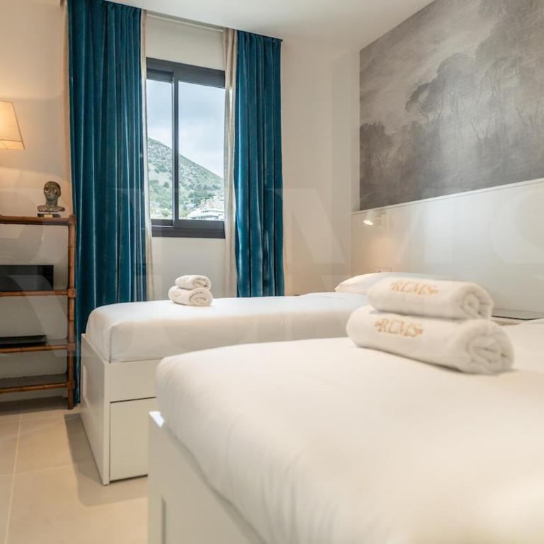 Seaside escape with views, pool and parking REMS - Apartamento de 2 dormitorios - 21