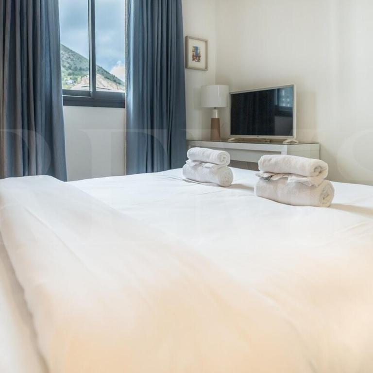 Seaside escape with views, pool and parking REMS - Apartamento de 2 dormitorios - 25